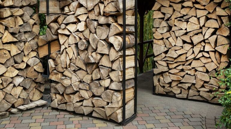 Topení dřevem